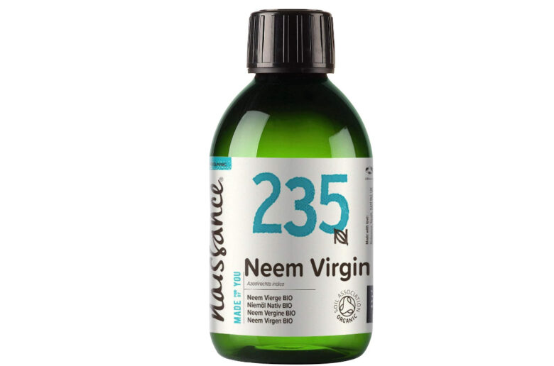 Capelli, questo Olio miracoloso ti permetterà di dire addio alla Forfora Capelli, questo Olio miracoloso ti permetterà di dire addio alla Forfora