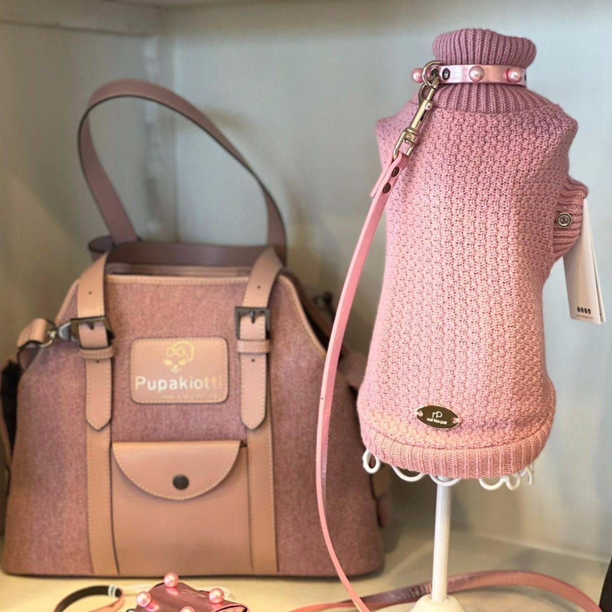 Galleria foto 'Abbigliamento e Accessori per il tuo Cane: 5 Pet Collection di Lusso griffate!' - foto 7