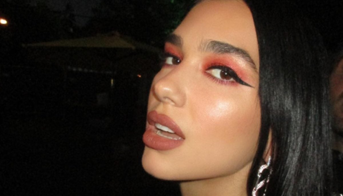 Dua Lipa festeggia il compleanno in Marc Jacobs e brillanti