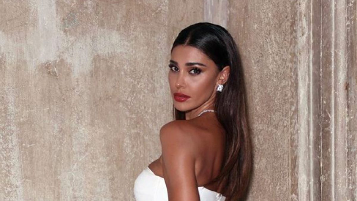 Belen Rodriguez divina, l’outfit per l’evento a Venezia è da urlo