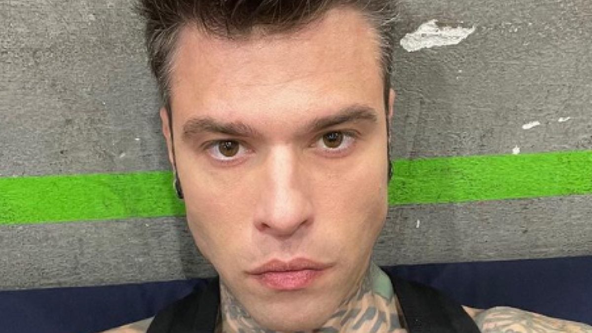 Fedez in uno scatto con Gigi Hadid, il rapper perde la testa