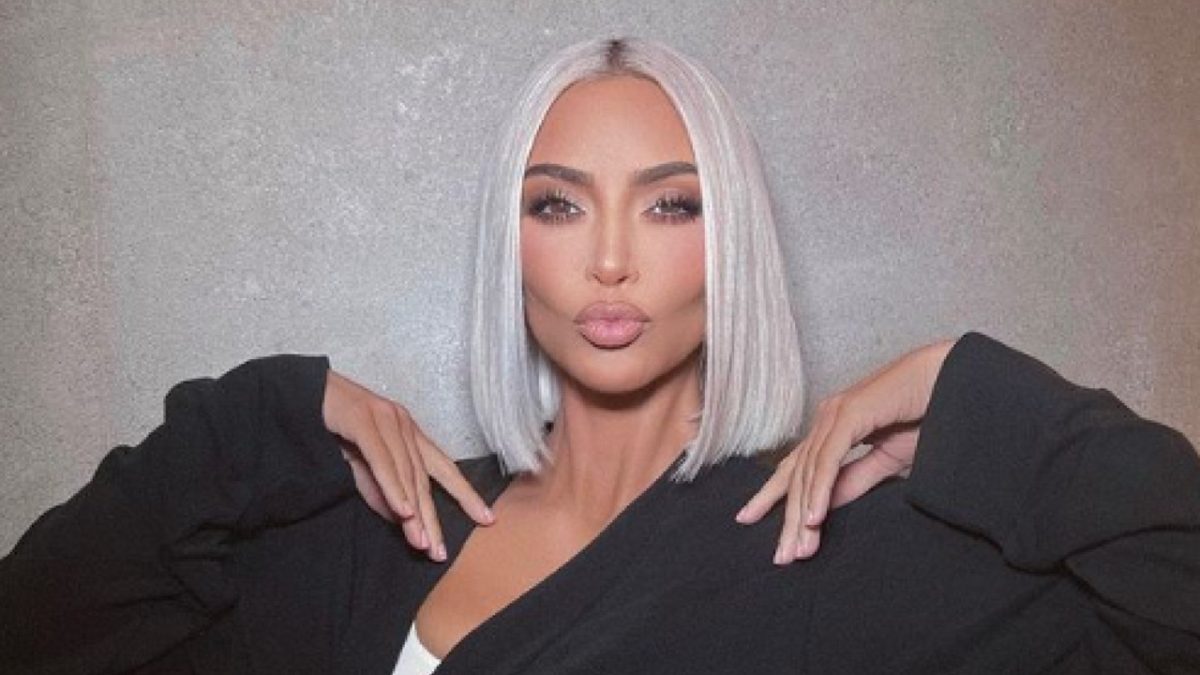 Kim Kardashian pericolosamente sexy nei nuovi scatti!