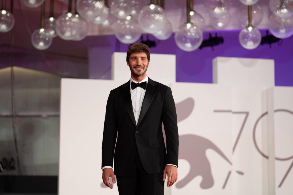 Galleria foto 'Venezia 79, Stefano De Martino sfila senza Belen Rodriguez: cosa succede?' - foto 1