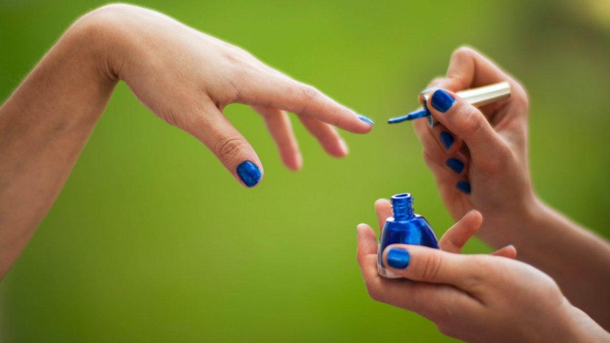 Manicure fai da te: come avere mani bellissime in 5 step. Consigli imperdibili!
