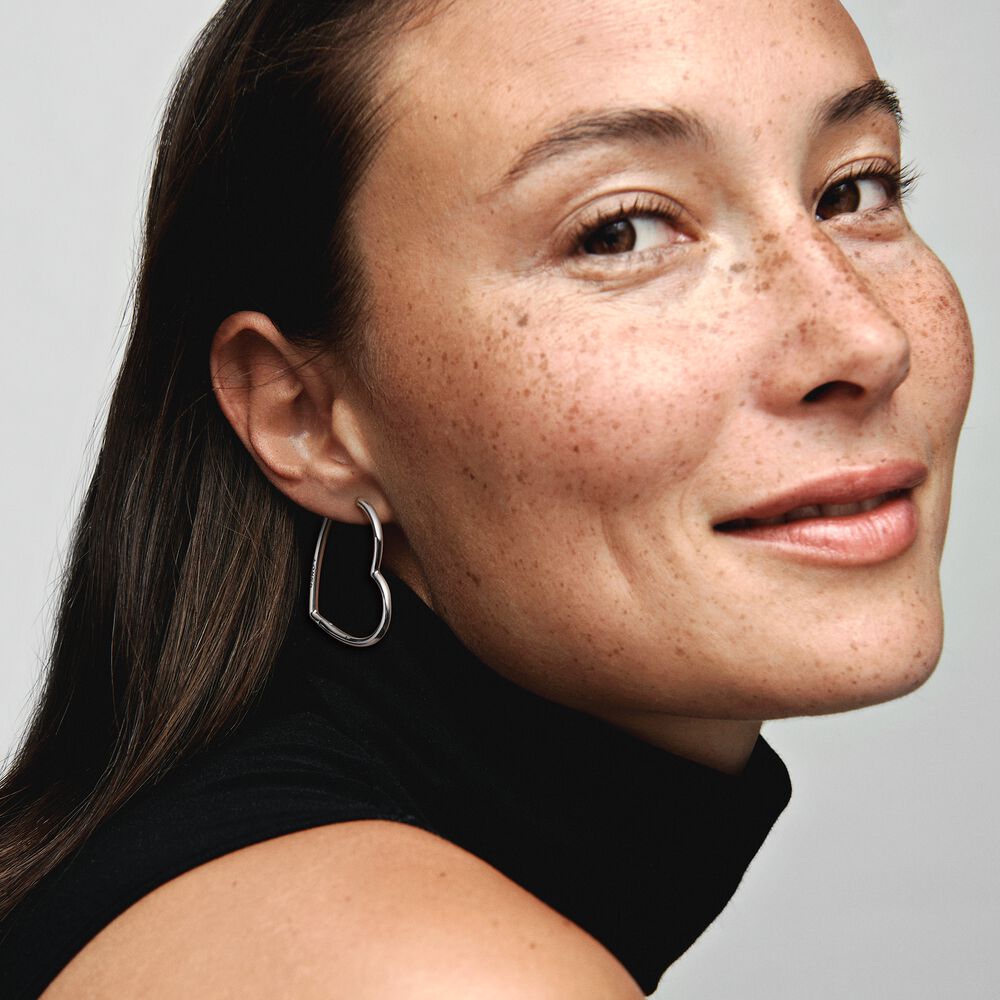 Galleria foto 'Pandora: 7 gioielli super chic per illuminare i tuoi outfit. Da non perdere!' - foto 2