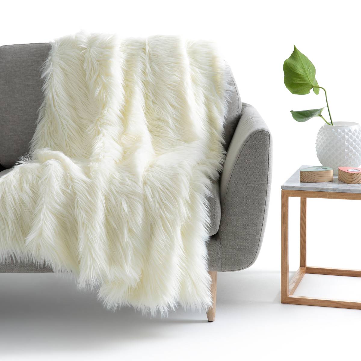 Galleria foto '6 Coperte e Plaid morbidissimi per scaldare le tue serate autunnali. Lasciati coccolare!' - foto 1