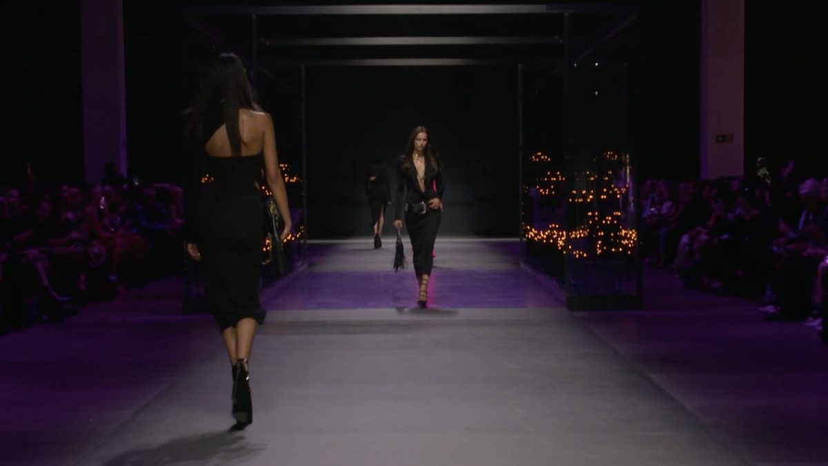 Versace presenta la Nuova Collezione Primavera-Estate 2023 alla Milano Fashion Week