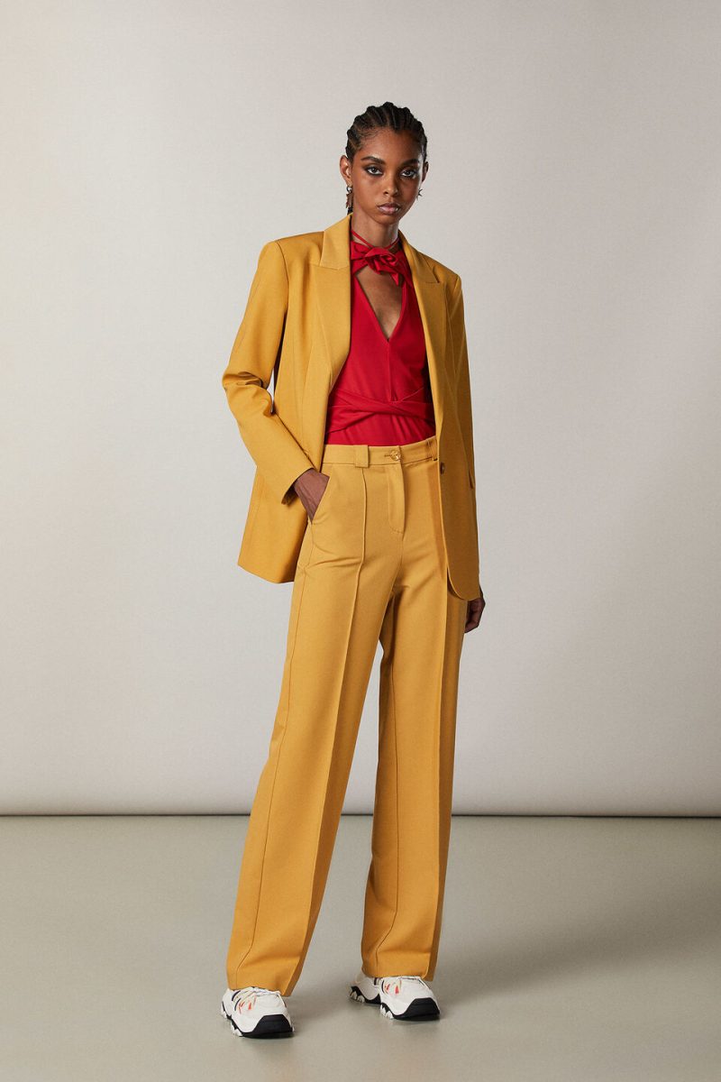 Galleria foto 'Gli outfit business chic di Patrizia Pepe: 7 Completi da donna di classe!' - foto 2