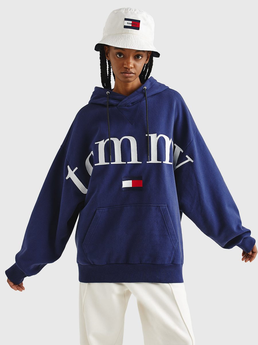 Galleria foto 'Tommy Hilfiger, Nuove Collezioni: 8 capi e accessori da non perdere!' - foto 4