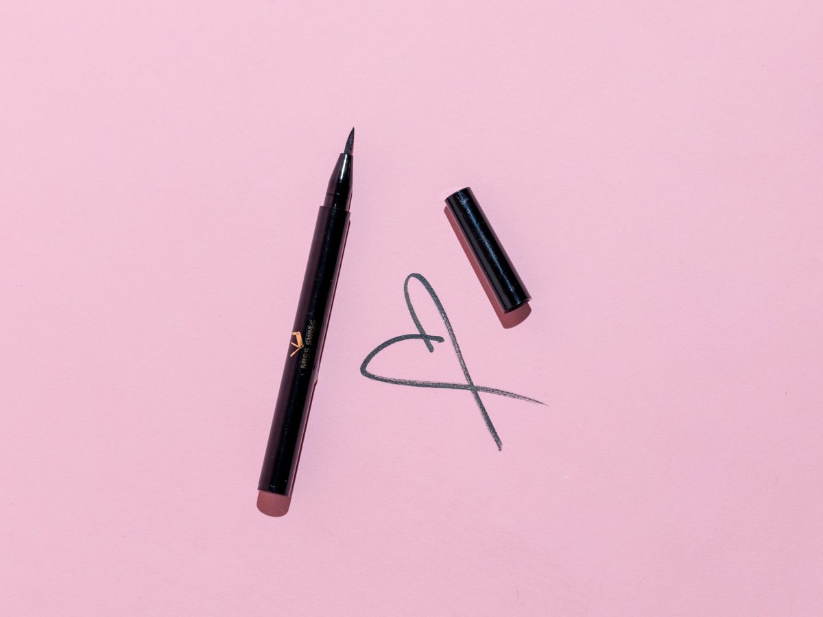 Galleria foto 'Cos’è il floating eyeliner? Ecco il trend make up più apprezzato del momento!' - foto 3