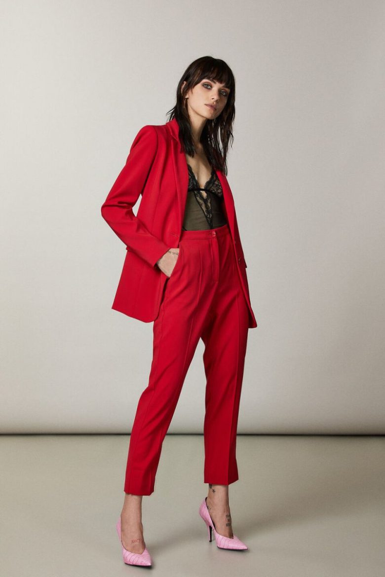 rosso giacca pantalone