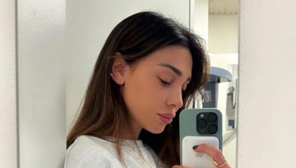 Belen Rodriguez, la nuova manicure fa impazzire tutti!