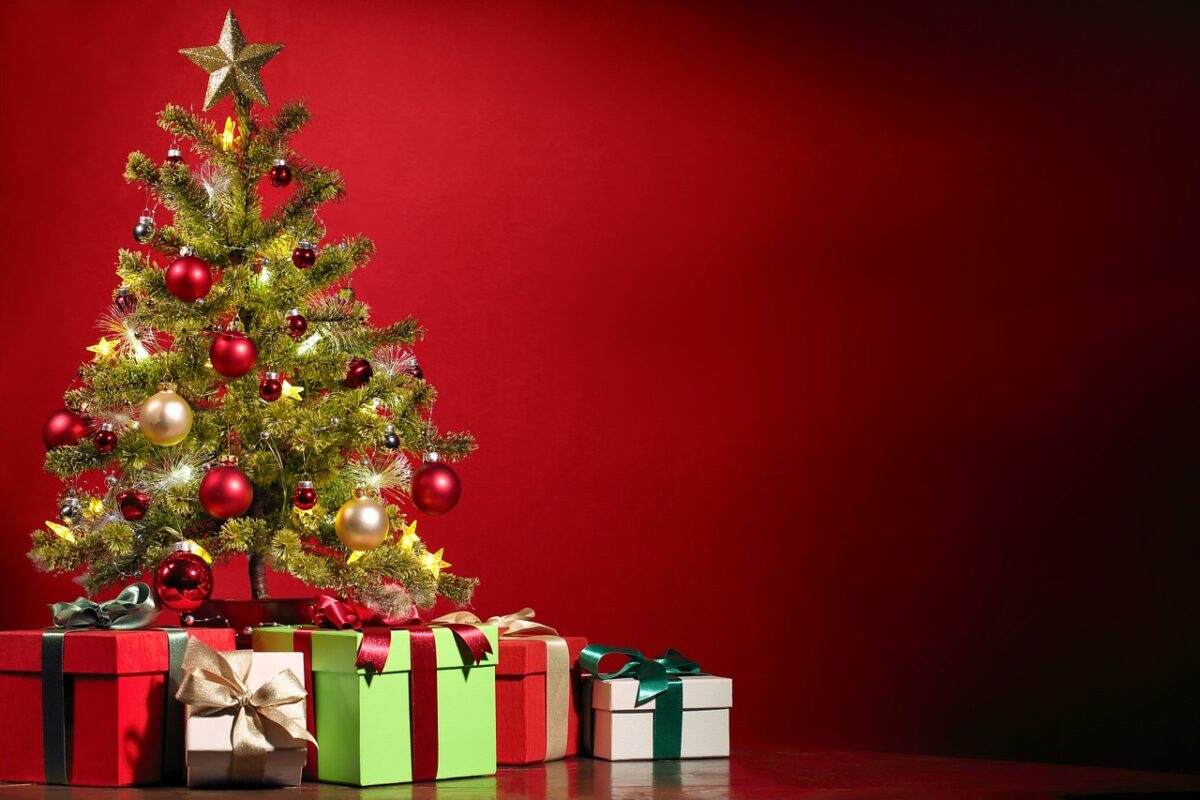 5 bellissime decorazioni super glitterate per l’albero di Natale, solo su Maisons du Monde