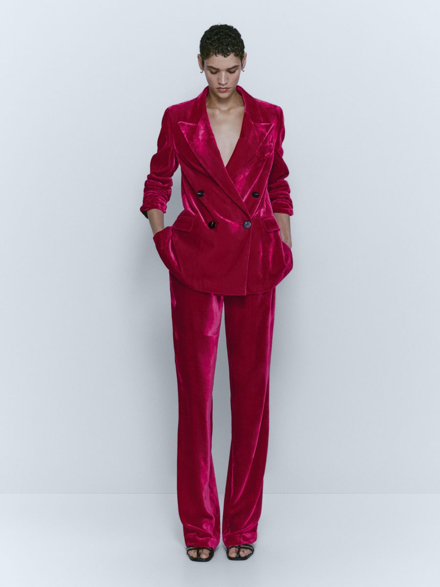 Galleria foto 'Il Blazer di Velluto torna di Moda: 6 giacche super chic per l’inverno!' - foto 7