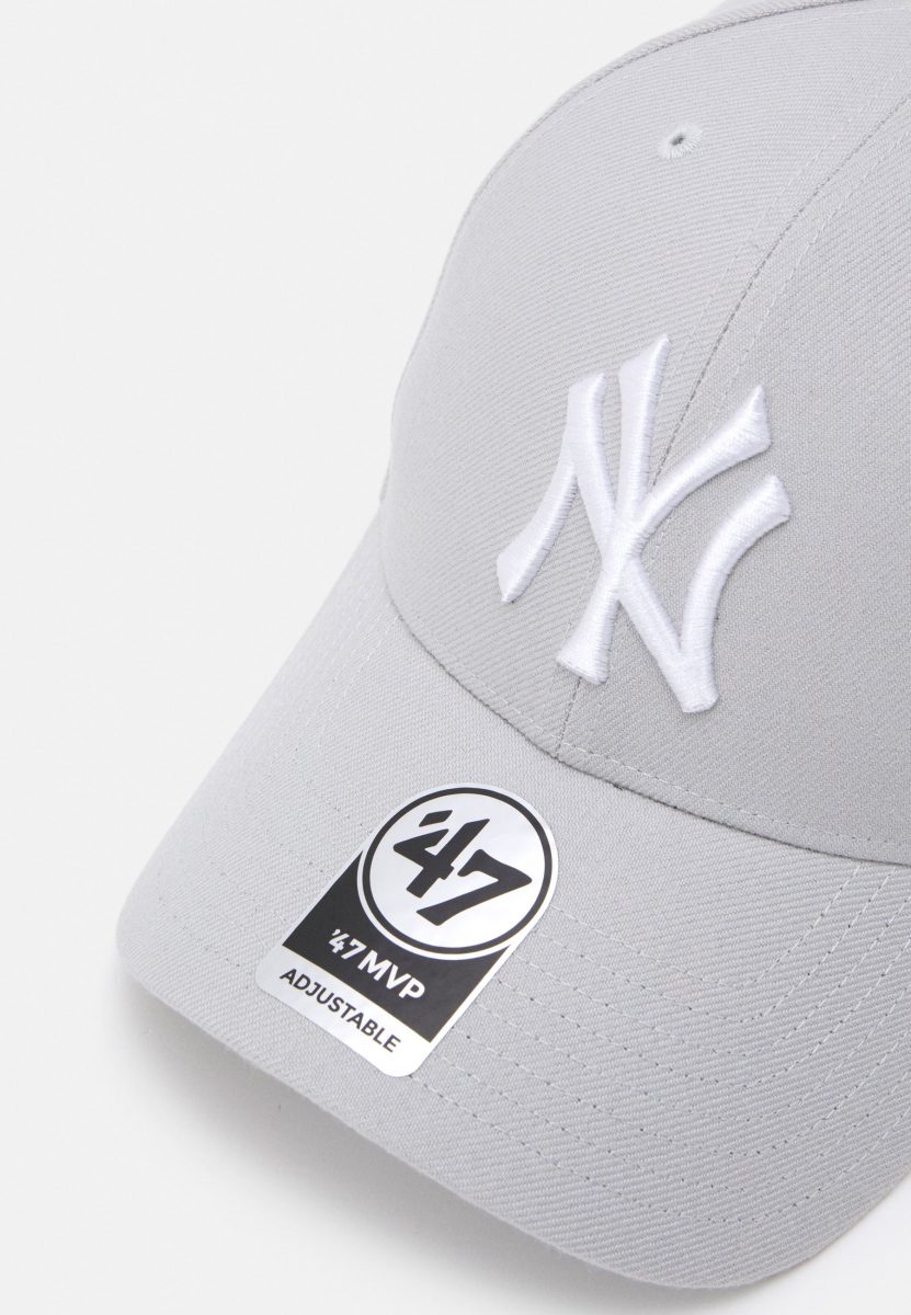 Galleria foto 'Come vestirsi per trascorrere un pomeriggio con i Bimbi: 7 Capi comfy chic per un Outfit da Super Mamma!' - foto 6