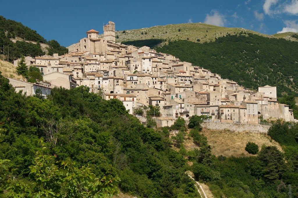 Galleria foto '5 Borghi suggestivi all’ombra del Gran Sasso. Ecco i più belli…' - foto 5