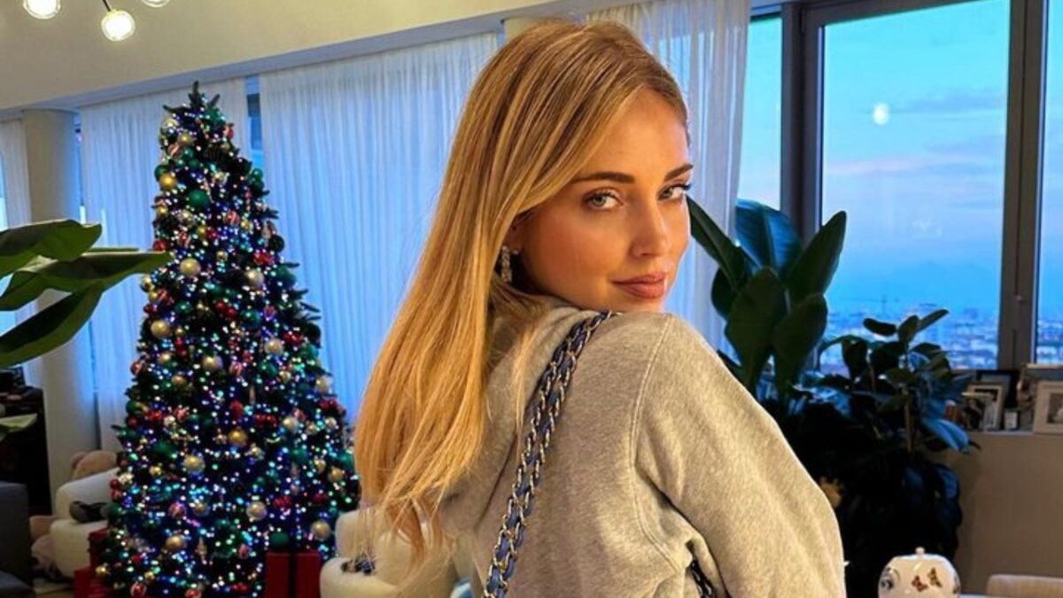 Chiara Ferragni e Fedez svelano il loro albero di Natale