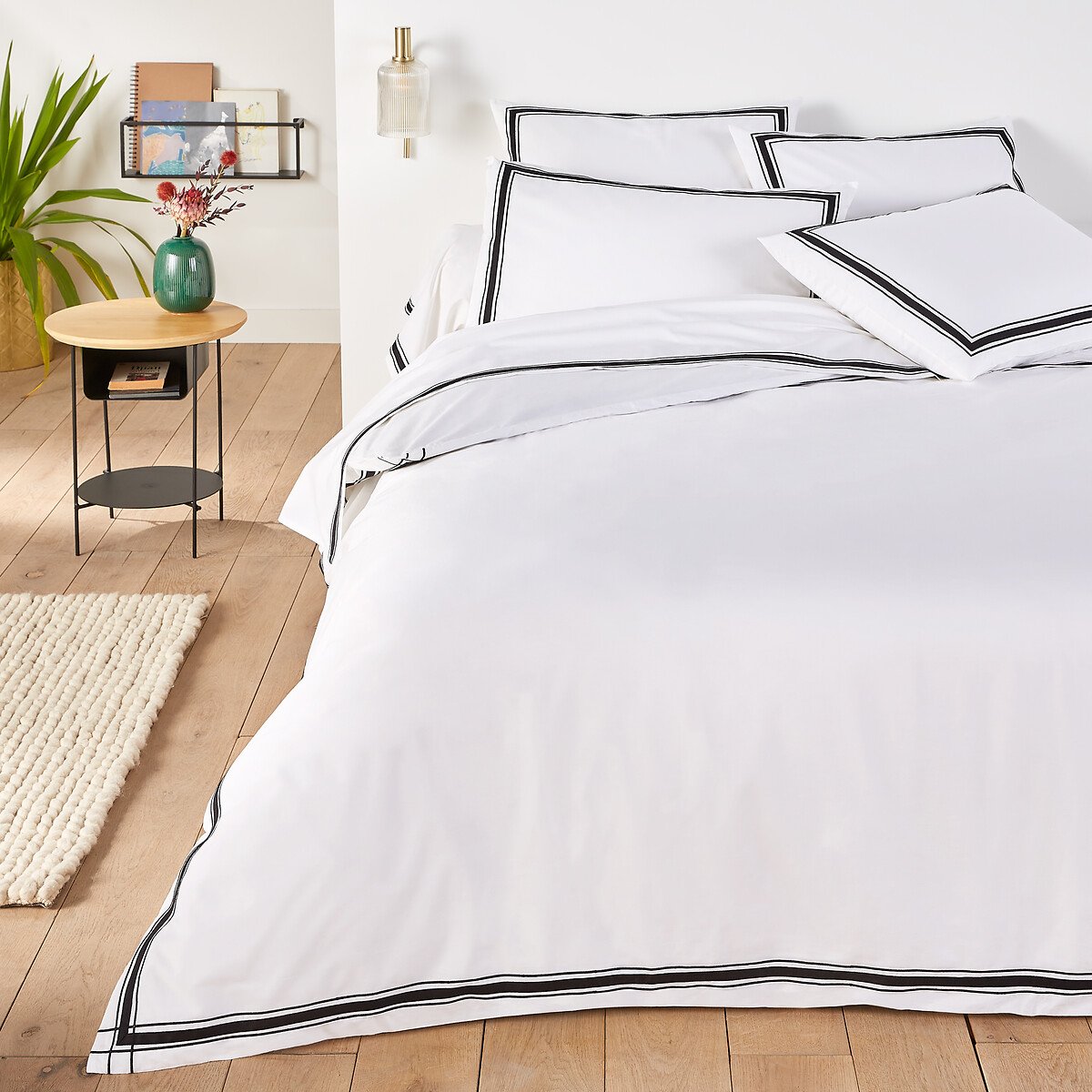 Galleria foto 'Come arredare la tua Camera da letto con un budget massimo di 800 Euro per Mobili e Complementi!' - foto 3