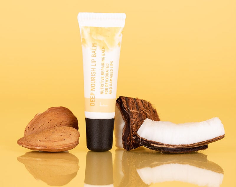 Galleria foto 'Labbra protette ad alta quota: 5 lip stick per la Montagna!' - foto 5