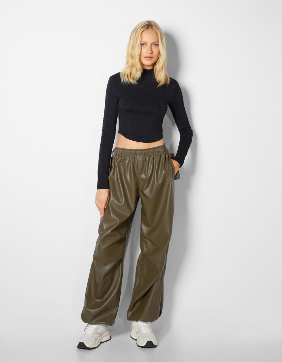 Galleria foto 'Bershka, 6 Capi di tendenza Effetto Pelle. Da non perdere!' - foto 1