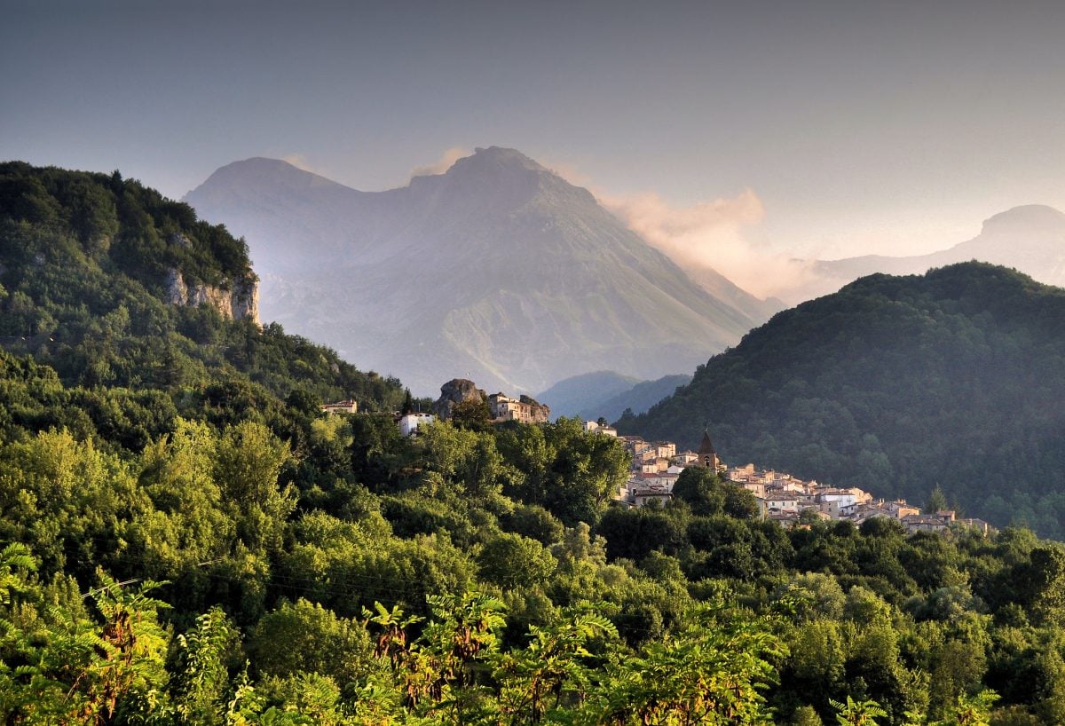 Galleria foto '5 Borghi suggestivi all’ombra del Gran Sasso. Ecco i più belli…' - foto 1