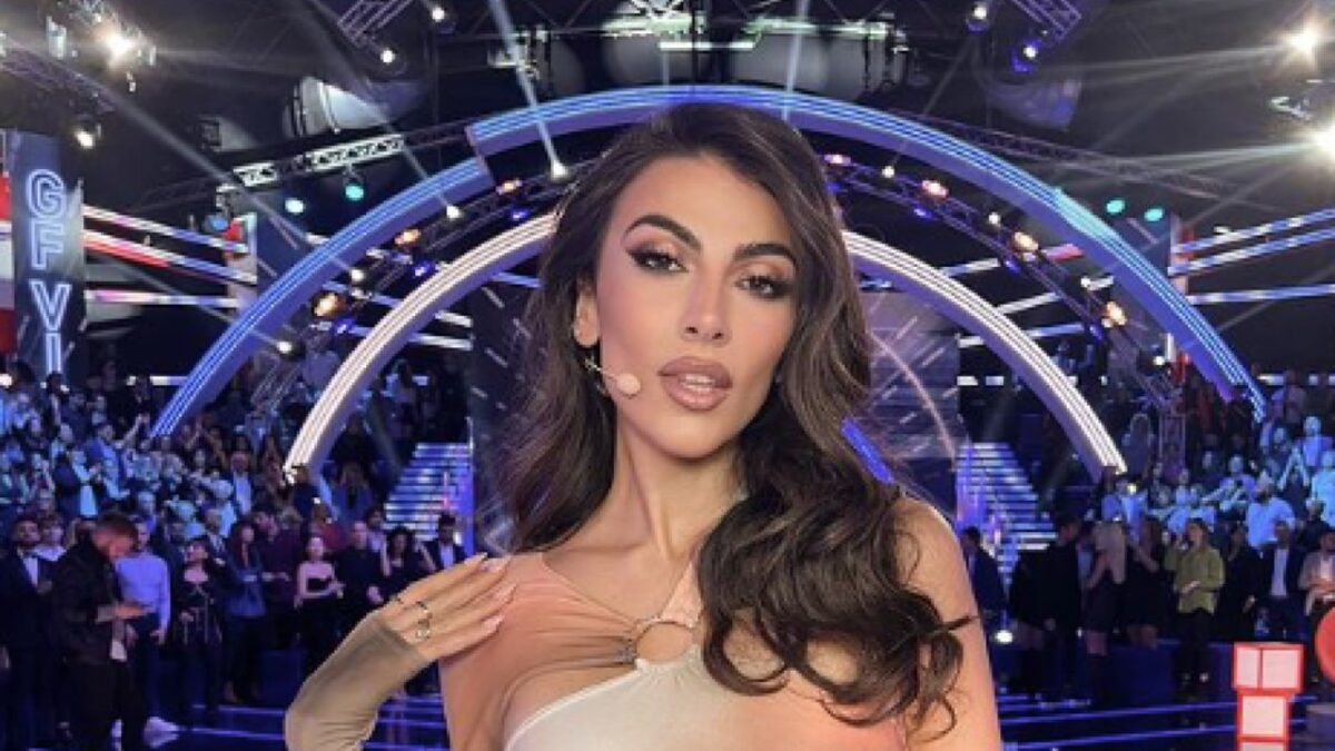 Giulia Salemi provocante, il look mostra tutto! (FOTO)