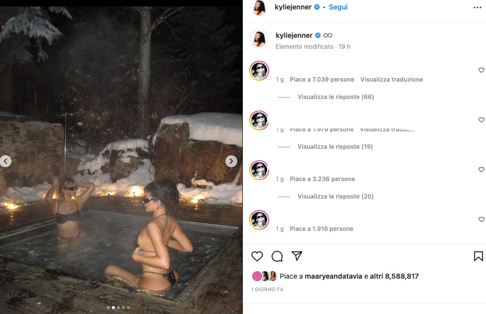 Galleria foto 'Kylie Jenner tra la neve in costume da bagno e pose provocanti' - foto 1