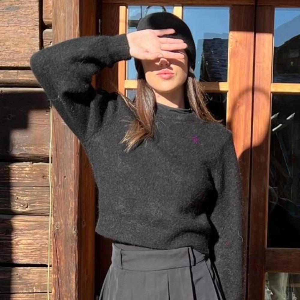 Galleria foto 'Cecilia Rodriguez, sulla neve di Courmayeur in minigonna!' - foto 1