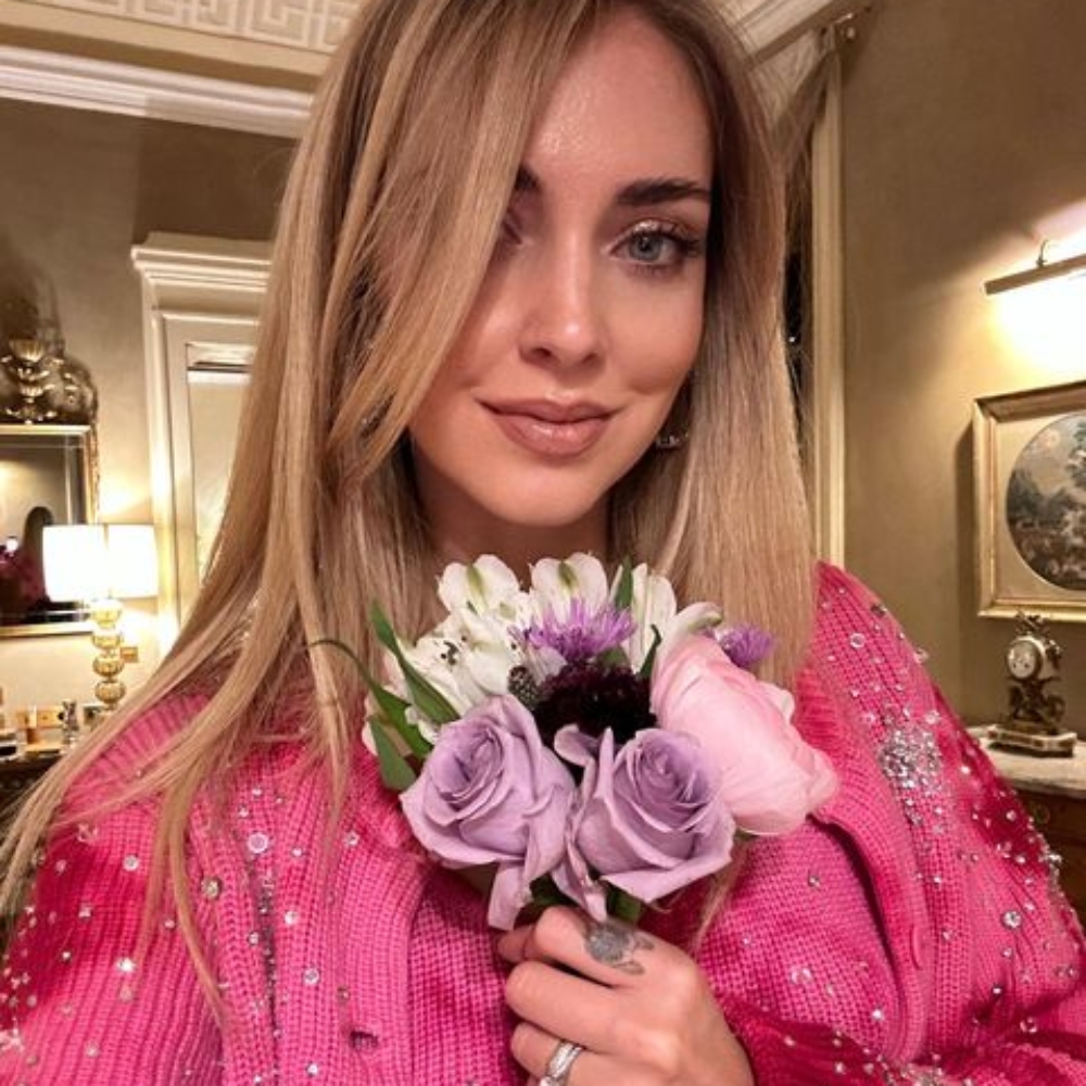 Galleria foto 'Chiara ferragni pronta per le feste di Natale: il look che non ti aspetti!' - foto 3