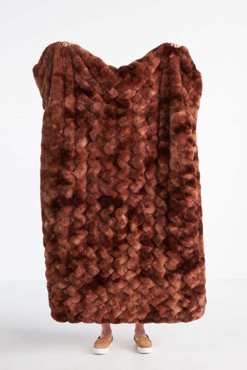 Galleria foto 'Anthropologie: 8 meravigliosi Plaid per scaldare con stile le tue sere di Dicembre!' - foto 4