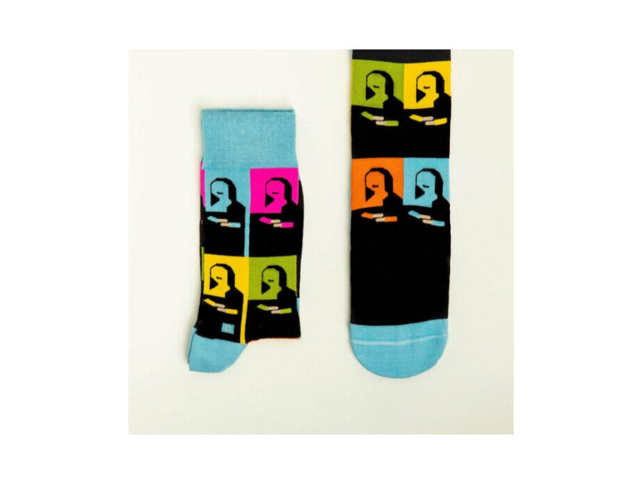 Galleria foto '6 Paia di Calzini super spiritosi da regalare alle tue amiche per Natale!' - foto 4