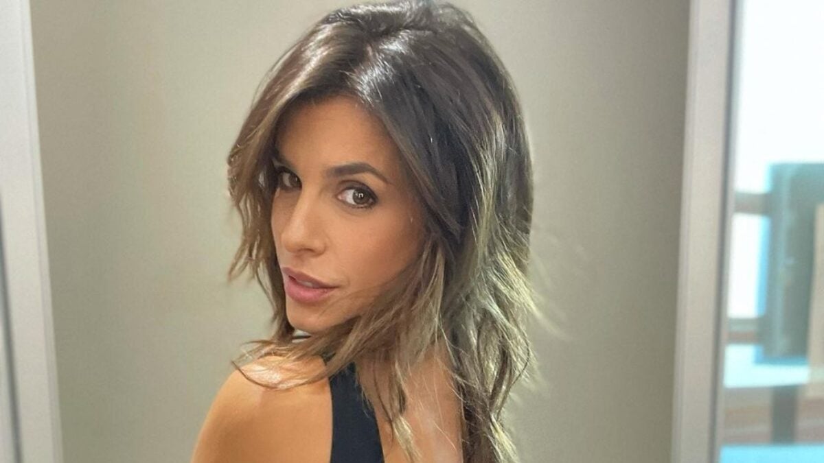 Elisabetta Canalis in lingerie sui social è costretta a censurare i capezzoli!