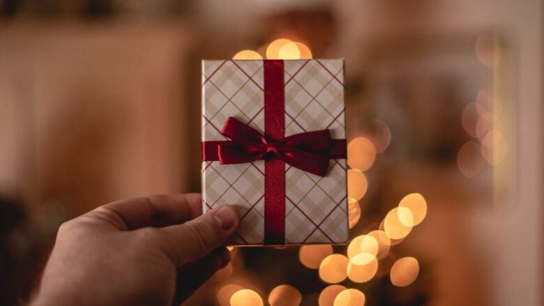 I Gioielli e i Bijoux più scintillanti da mettere sotto l’albero per un Natale indimenticabile