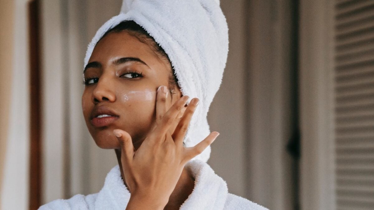 Cos’è lo Slugging? 4 cose che non sai sulla nuova skincare coreana