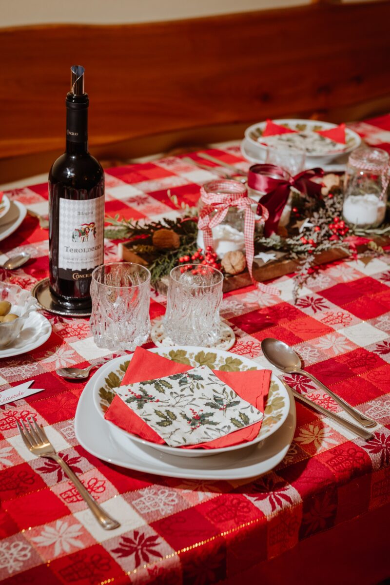 Galleria foto 'Come apparecchiare la Tavola di Natale: 5 regole per un’ospitalità perfetta!' - foto 5