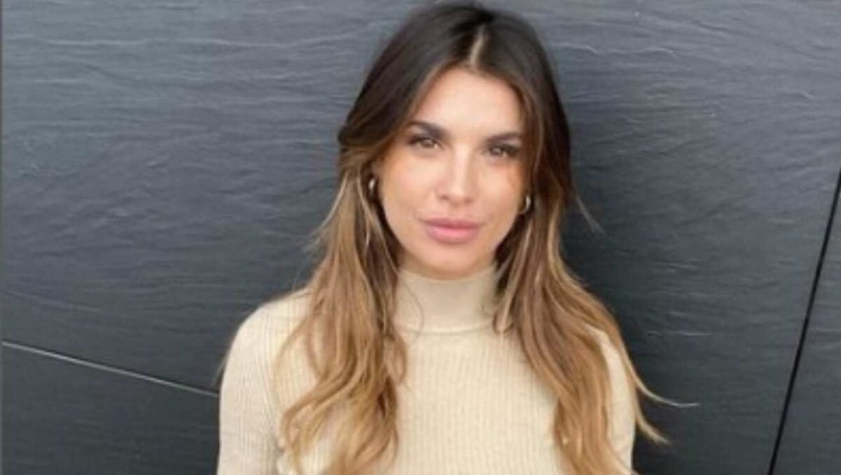 Elisabetta Canalis, ecco cosa nasconde dietro agli scatti Sexy. Il dettaglio che non sfugge ai Fan!