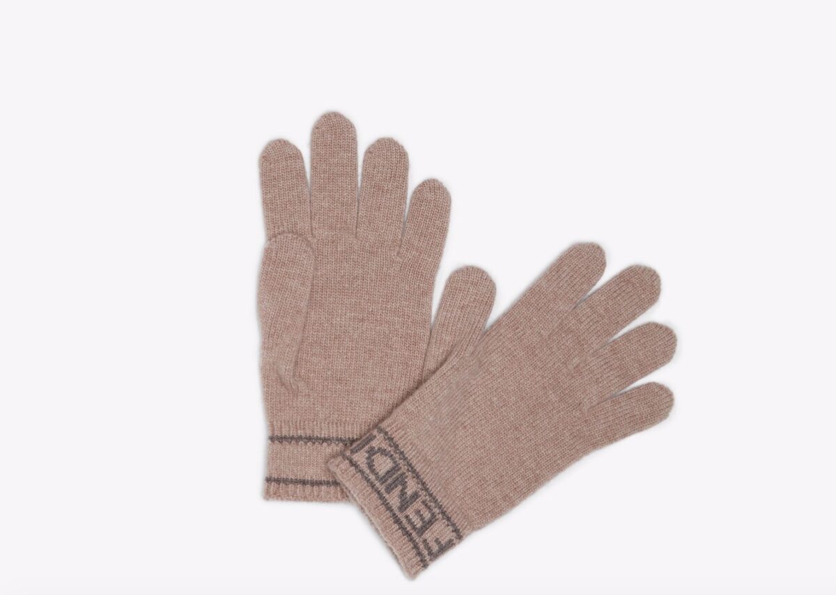 Galleria foto 'Guanti di lana: 8 modelli caldi e super chic per affrontare l’Inverno' - foto 7