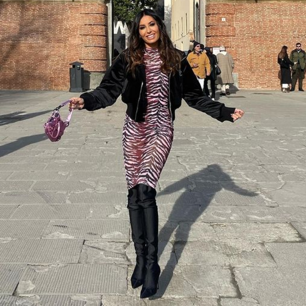 Galleria foto 'Elisabetta Gregoraci audace e sexy col vestito aderente in animalier' - foto 2