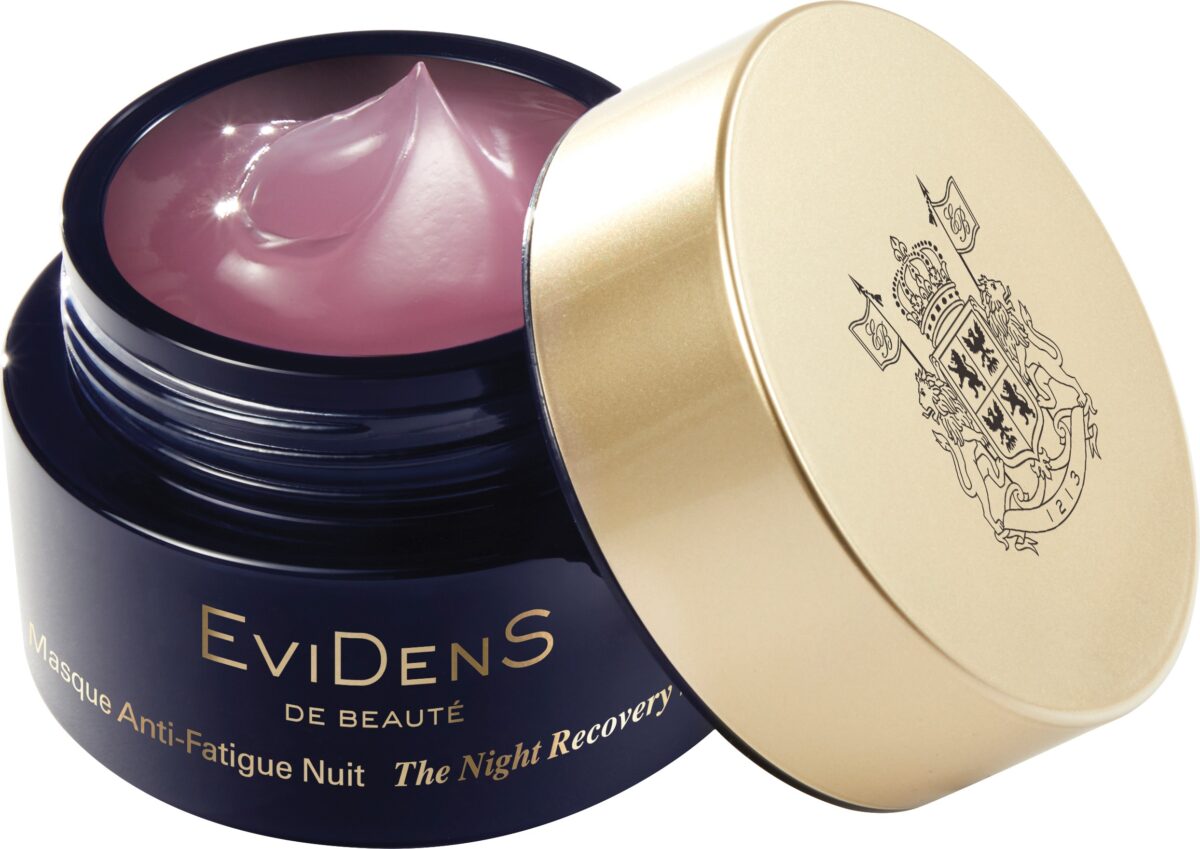 Galleria foto '7 Proposte Profumi e Skincare ispirate al Pantone 2023 Viva Magenta' - foto 2