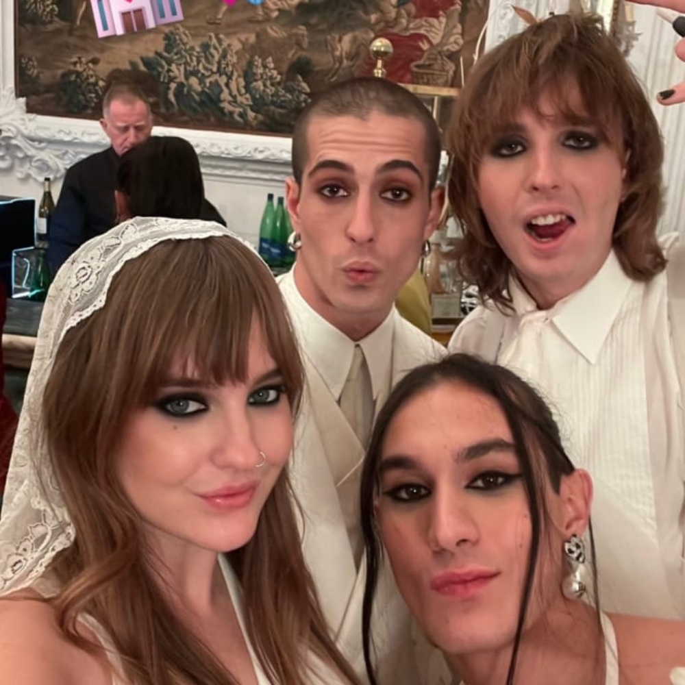 Galleria foto 'I Maneskin celebrano il debutto di “Rush!” con un Matrimonio, anzi 2. Ecco chi si è sposato del Gruppo…' - foto 2