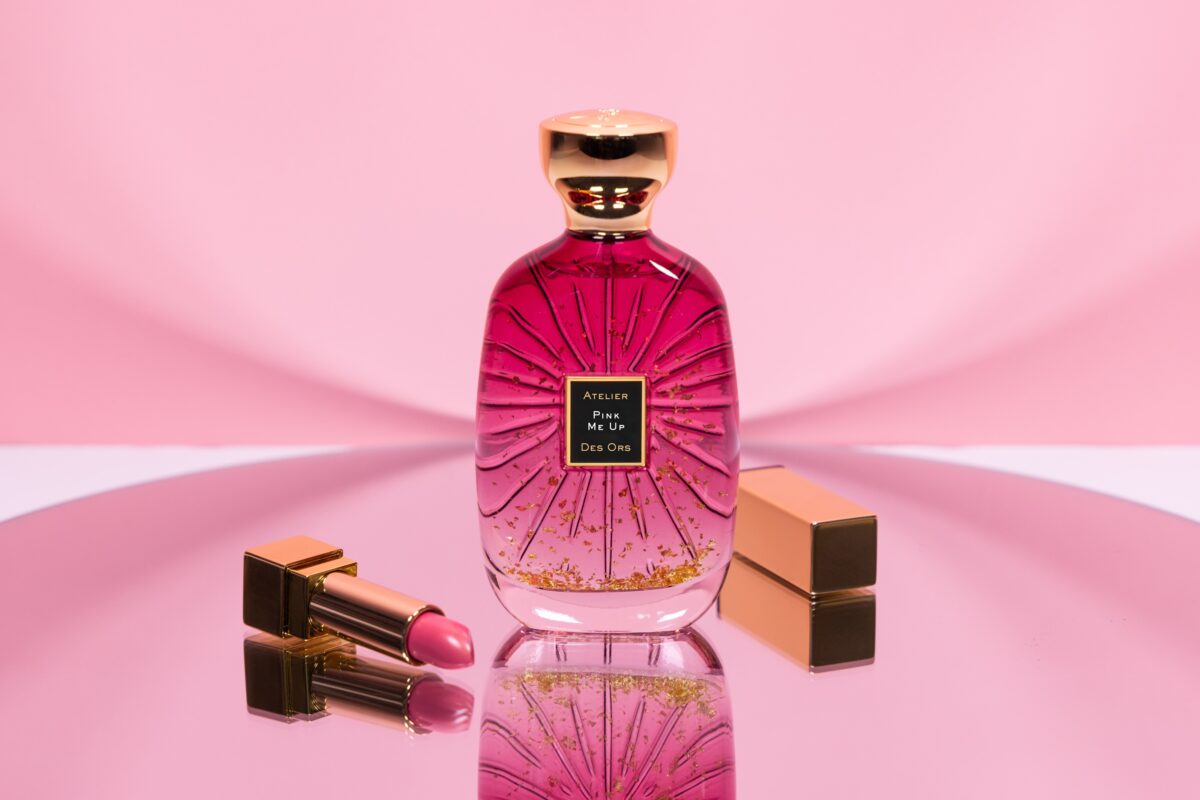 Galleria foto '7 Proposte Profumi e Skincare ispirate al Pantone 2023 Viva Magenta' - foto 4