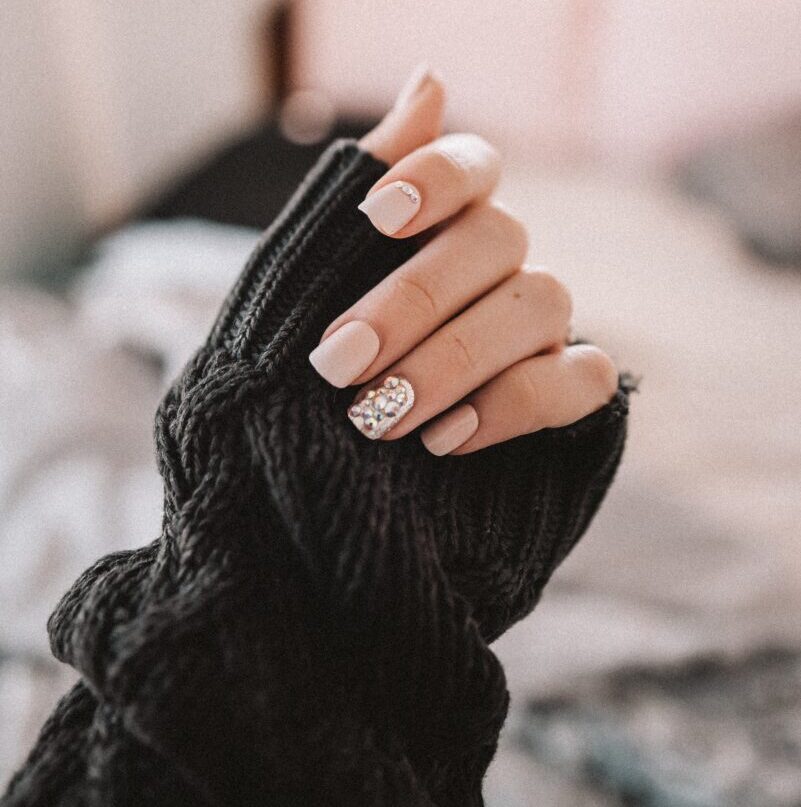 Galleria foto 'Unghie, i colori invernali: 8 Manicure di tendenza questo inverno' - foto 1