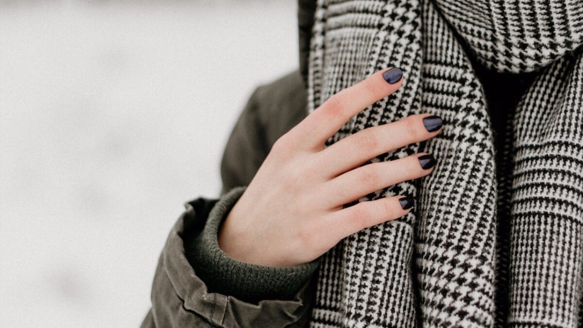 Unghie, i colori invernali: 8 Manicure di tendenza questo inverno