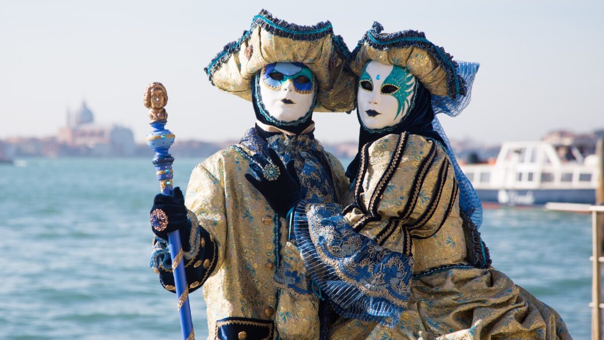 Carnevale, il Calendario degli Eventi 2023: ecco Quando e in quali Città italiane festeggiare…