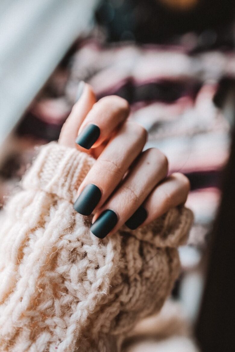 green nails