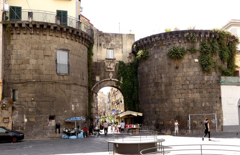 porta nolana mercato Napoli
