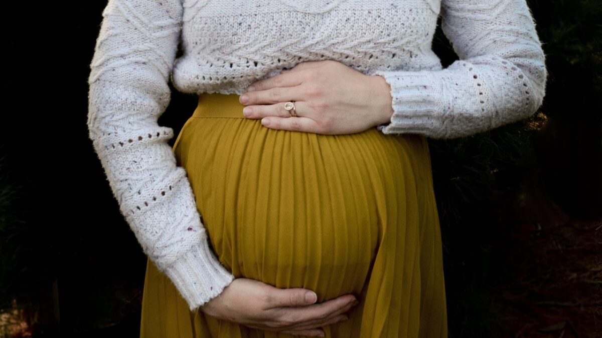 Abbigliamento Premaman, 5 Capi firmati Zara per sentirsi bellissime in gravidanza