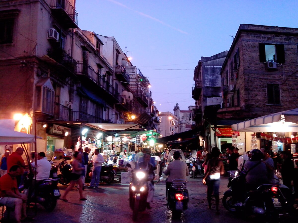 Galleria foto 'I 5 Mercati Gastronomici più belli d’Italia tra profumi, colori e sapori unici!' - foto 1