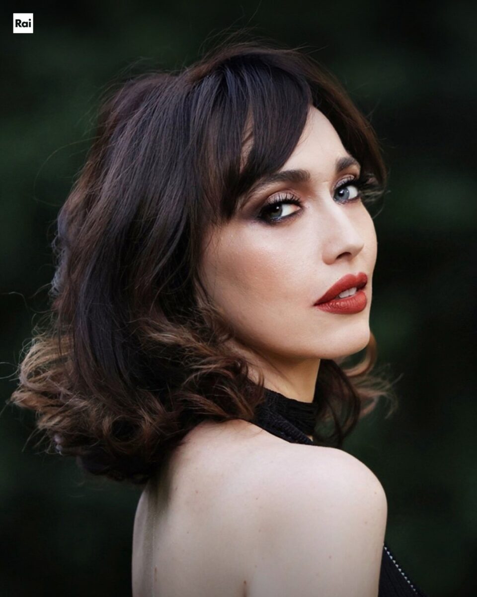 Galleria foto 'Tutti gli Stilisti che vestiranno Chiara Ferragni e le altre co-conduttrici di Sanremo 2023' - foto 1