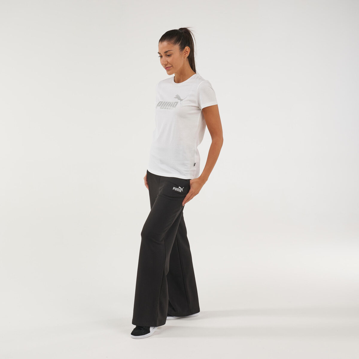 Galleria foto '7 Pantaloni sportivi da indossare fuori dalla palestra per un look Sporty Chic!' - foto 3